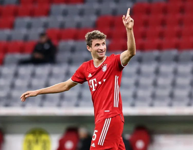 穆勒谈职业转折、新星潜力与拜仁战术革新