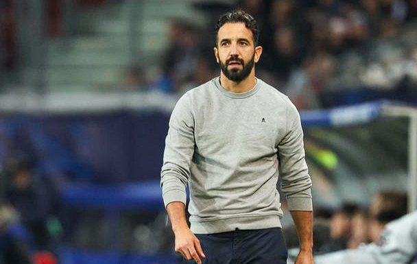 曼联足总杯出局后球迷热议：对解雇阿莫林及球队管理表达不满