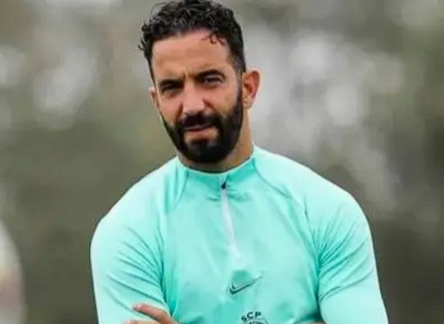 曼联足总杯出局后球迷热议：对解雇阿莫林及球队管理表达不满